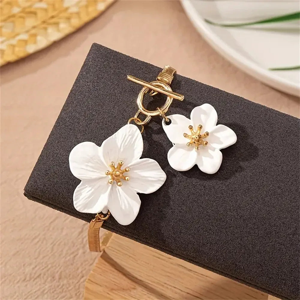 Elegant Flower Charm Anklet